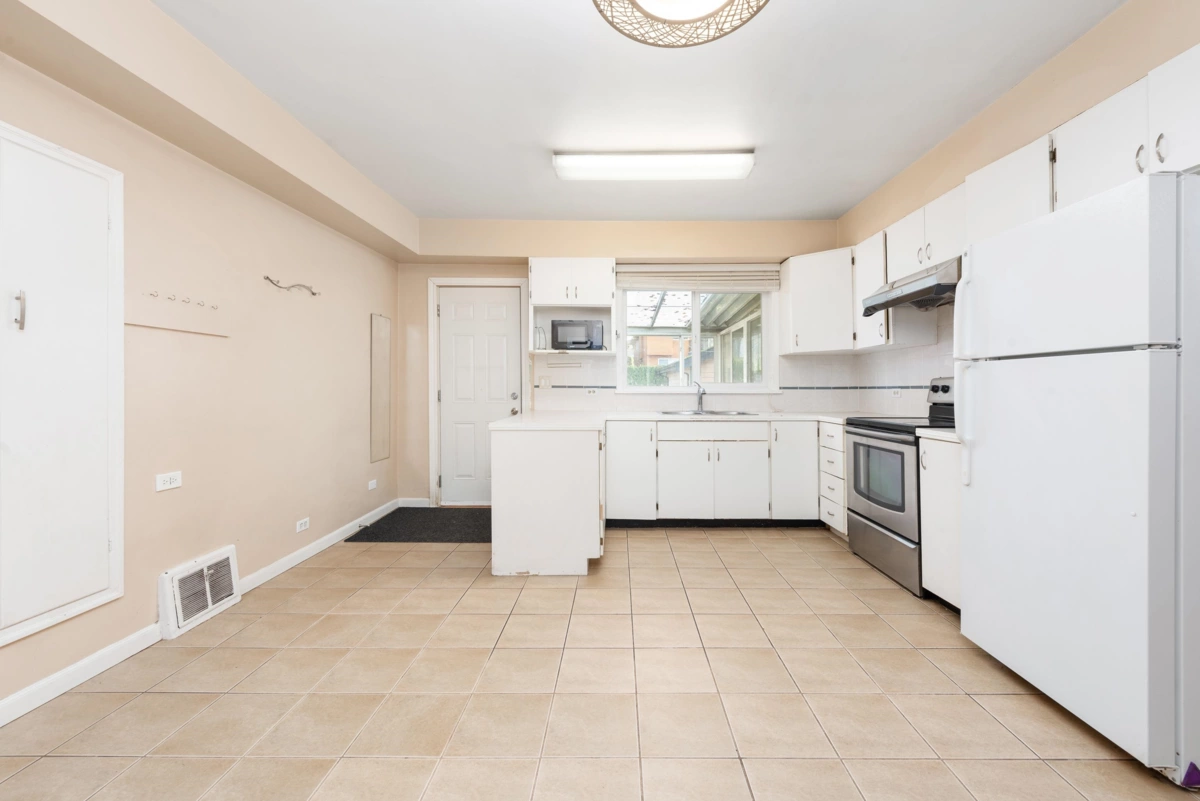 Dining Area Photo of 5556 Earles Street, Vancouver, BC