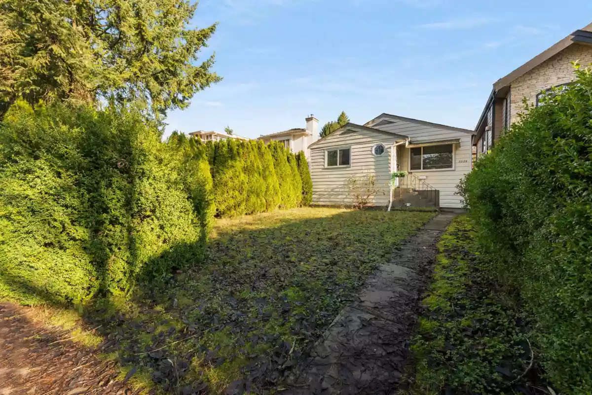 Garage Interior Photo of 5556 Earles Street, Vancouver, BC
