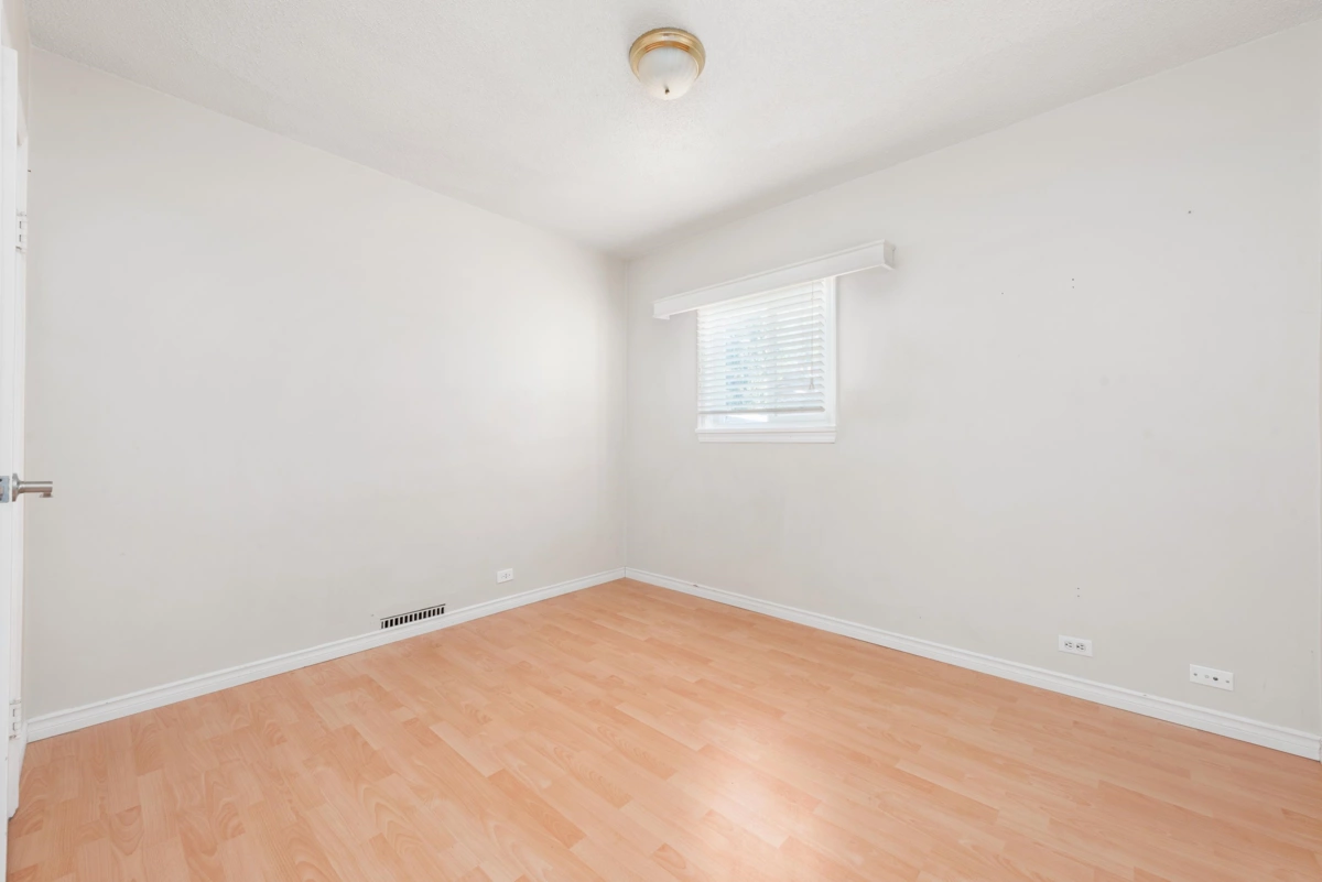 Kitchen Island Photo of 5556 Earles Street, Vancouver, BC