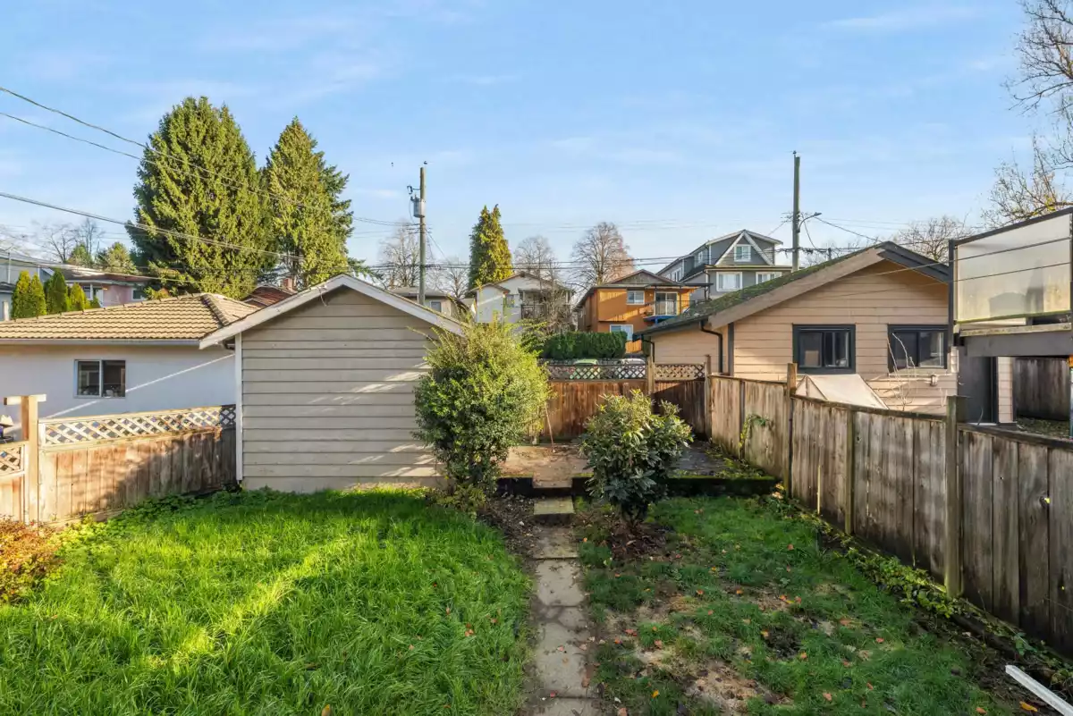 Mudroom Photo of 5556 Earles Street, Vancouver, BC