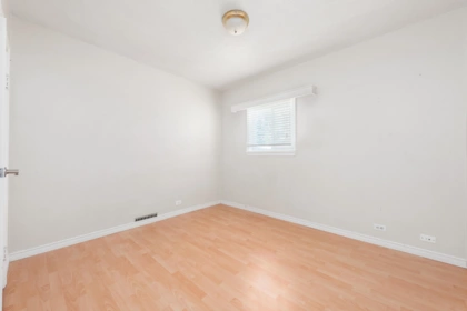 Kitchen Island Photo of 5556 Earles Street, Vancouver, BC