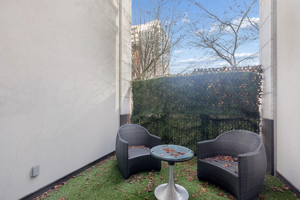 Basement Recreation Room Photo of 1106 Hornby Street, Vancouver, BC