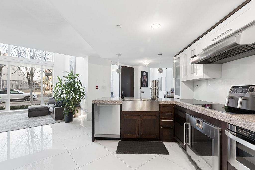 Breakfast Nook Photo of 1106 Hornby Street, Vancouver, BC