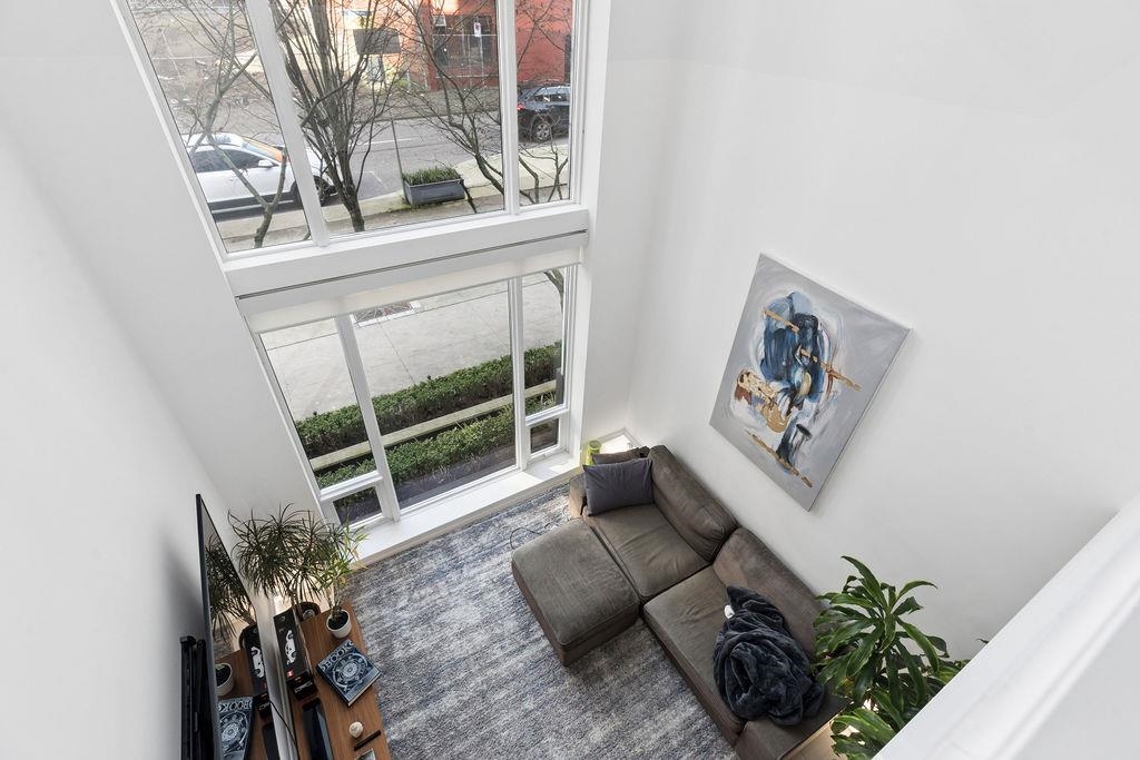 Kitchen Photo of 1106 Hornby Street, Vancouver, BC