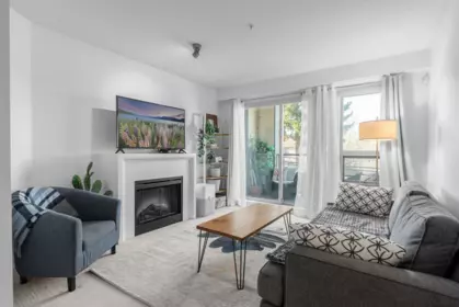 206 4550 Fraser Street, Vancouver, BC, Vancouver — Apartment/Condo for sale
