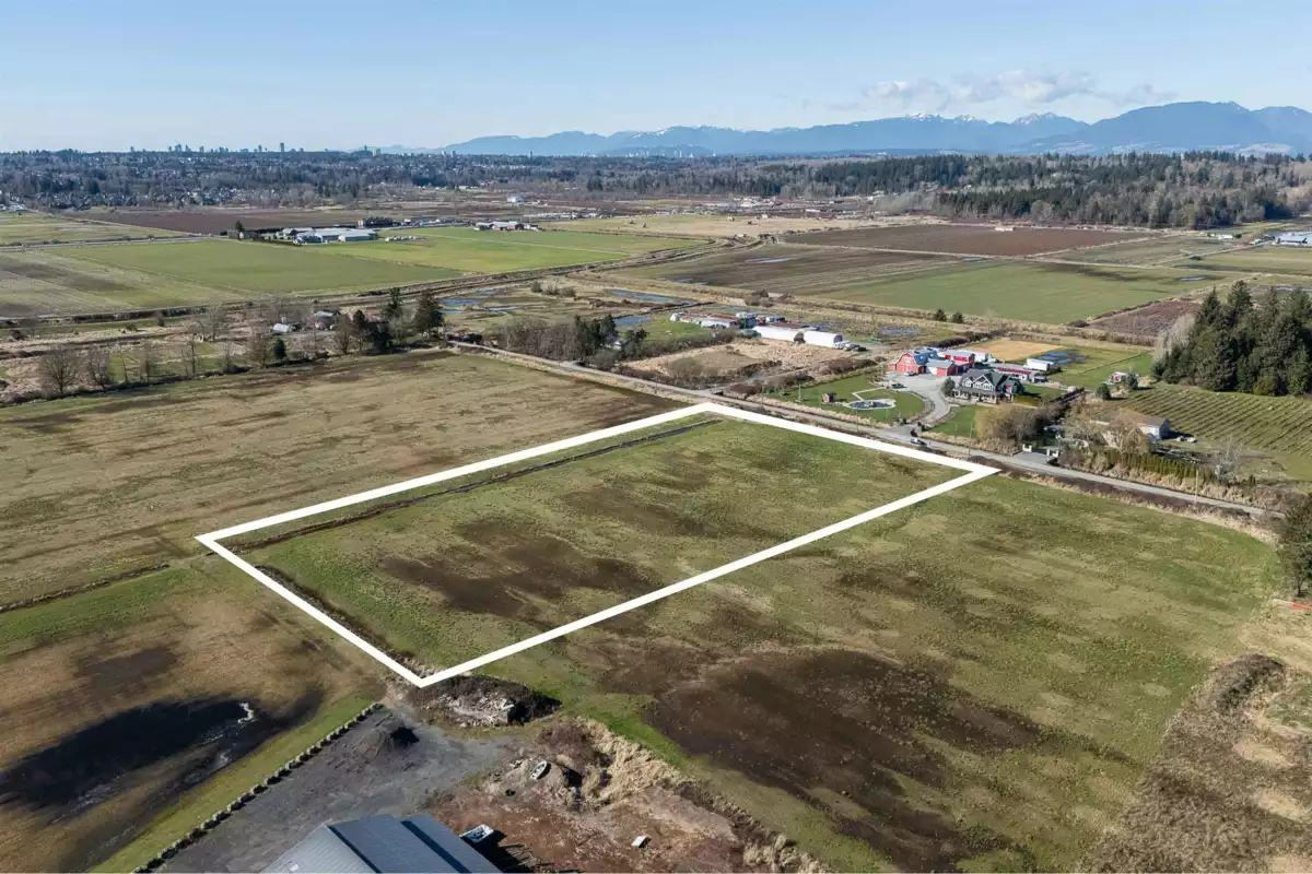 Family Room Photo of 18120 83 Avenue, Surrey, BC