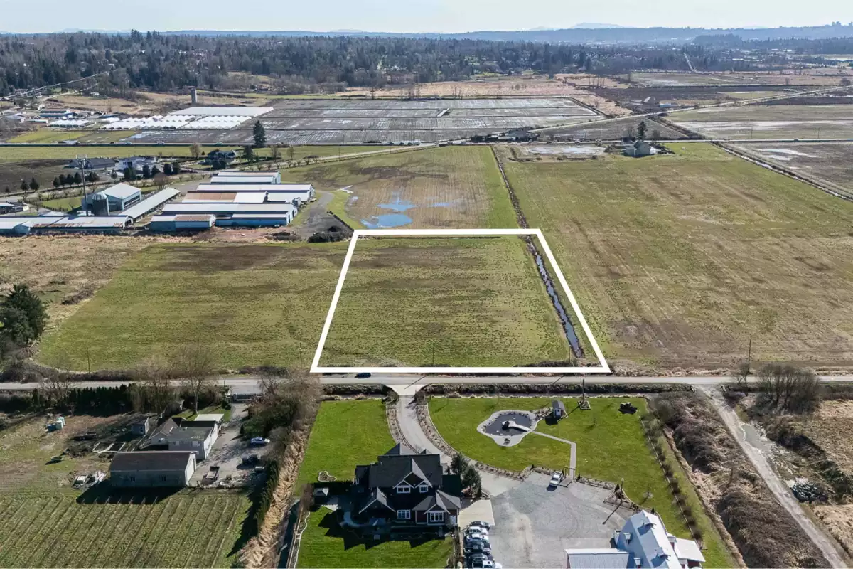 Kitchen Photo of 18120 83 Avenue, Surrey, BC