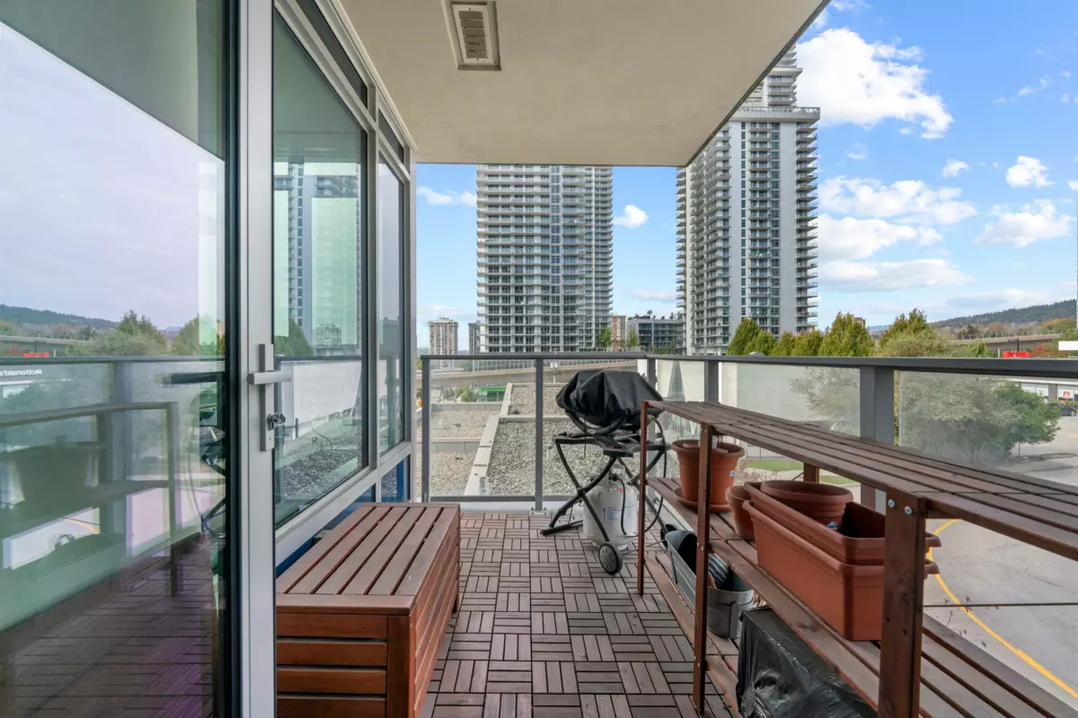 Hallway Photo of 404 518 Whiting Way, Coquitlam, BC