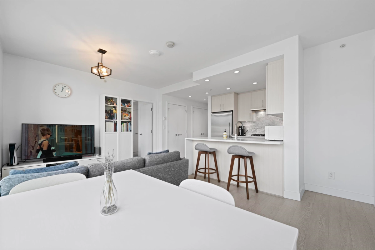 Primary Bathroom Photo of 404 518 Whiting Way, Coquitlam, BC