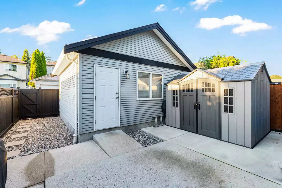 Front Yard Photo of 24107 102 Avenue, Maple Ridge, BC