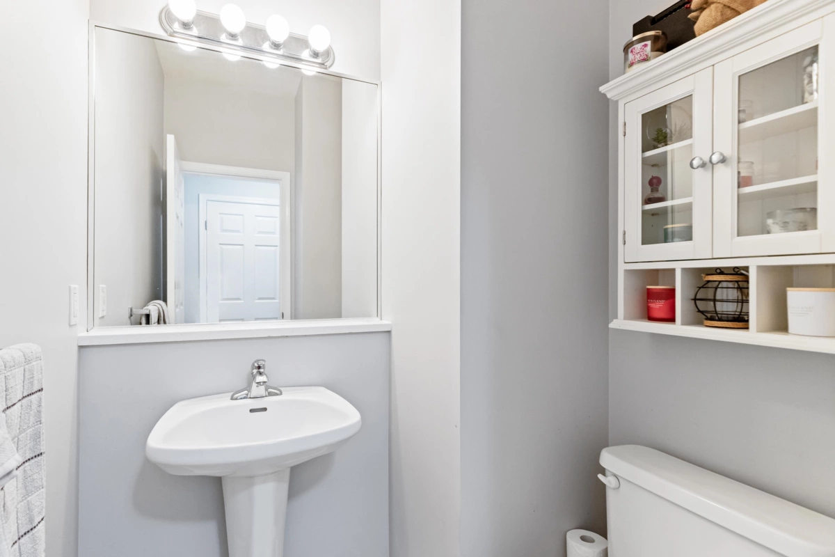 Guest Bathroom Photo of 24107 102 Avenue, Maple Ridge, BC