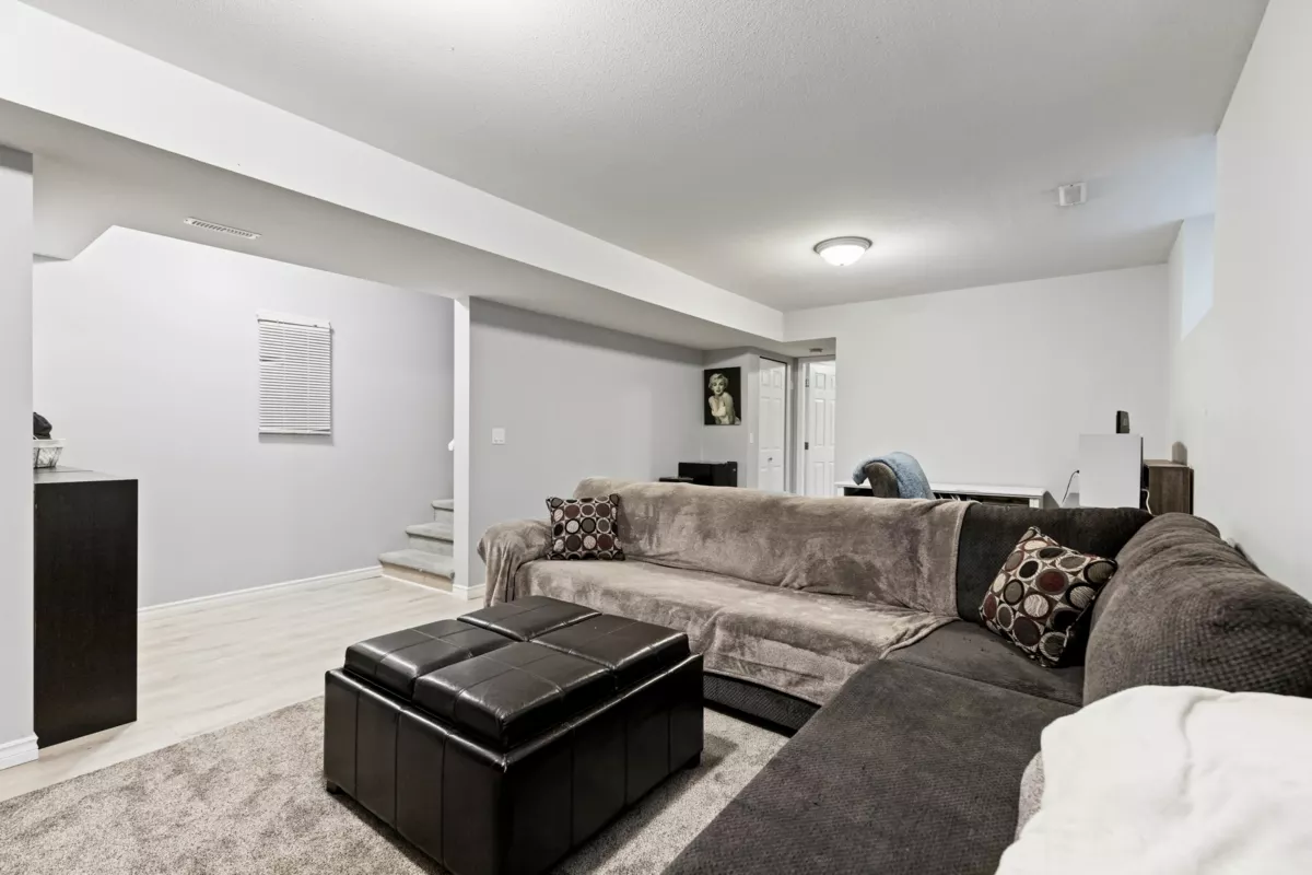 Hallway Photo of 24107 102 Avenue, Maple Ridge, BC