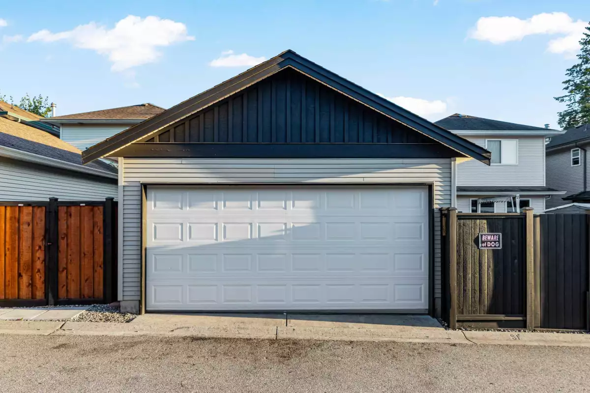 Hot Tub / Spa Photo of 24107 102 Avenue, Maple Ridge, BC