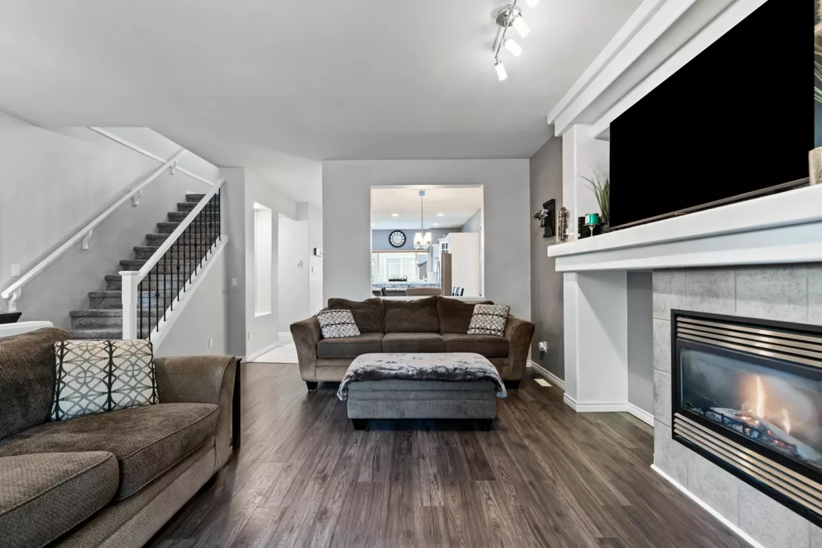 Kitchen Island Photo of 24107 102 Avenue, Maple Ridge, BC