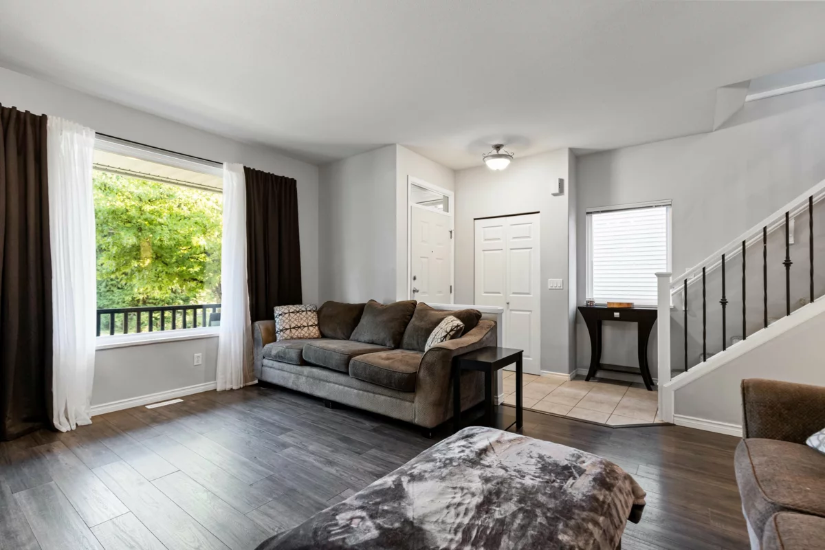 Kitchen Photo of 24107 102 Avenue, Maple Ridge, BC