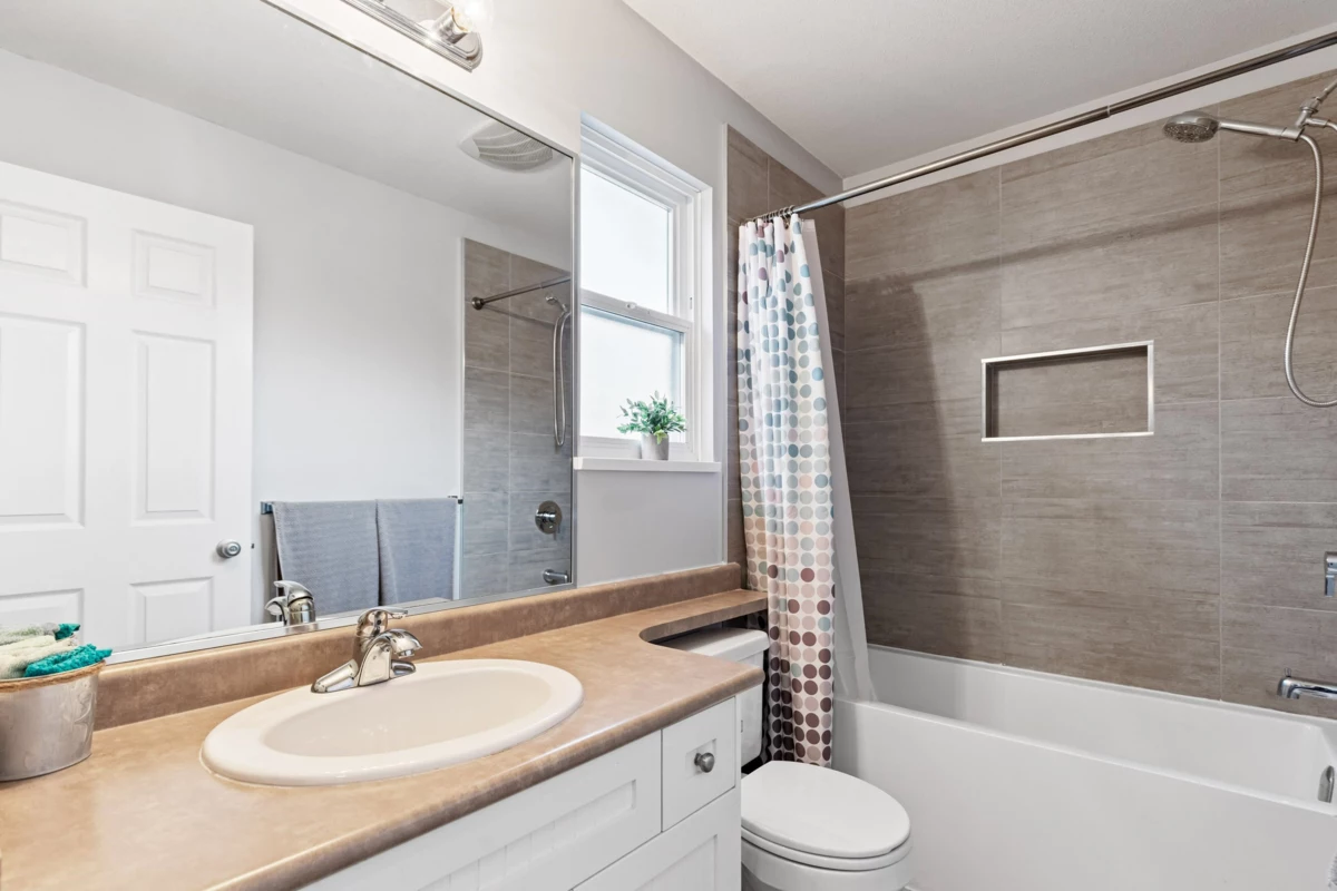 Laundry Room Photo of 24107 102 Avenue, Maple Ridge, BC