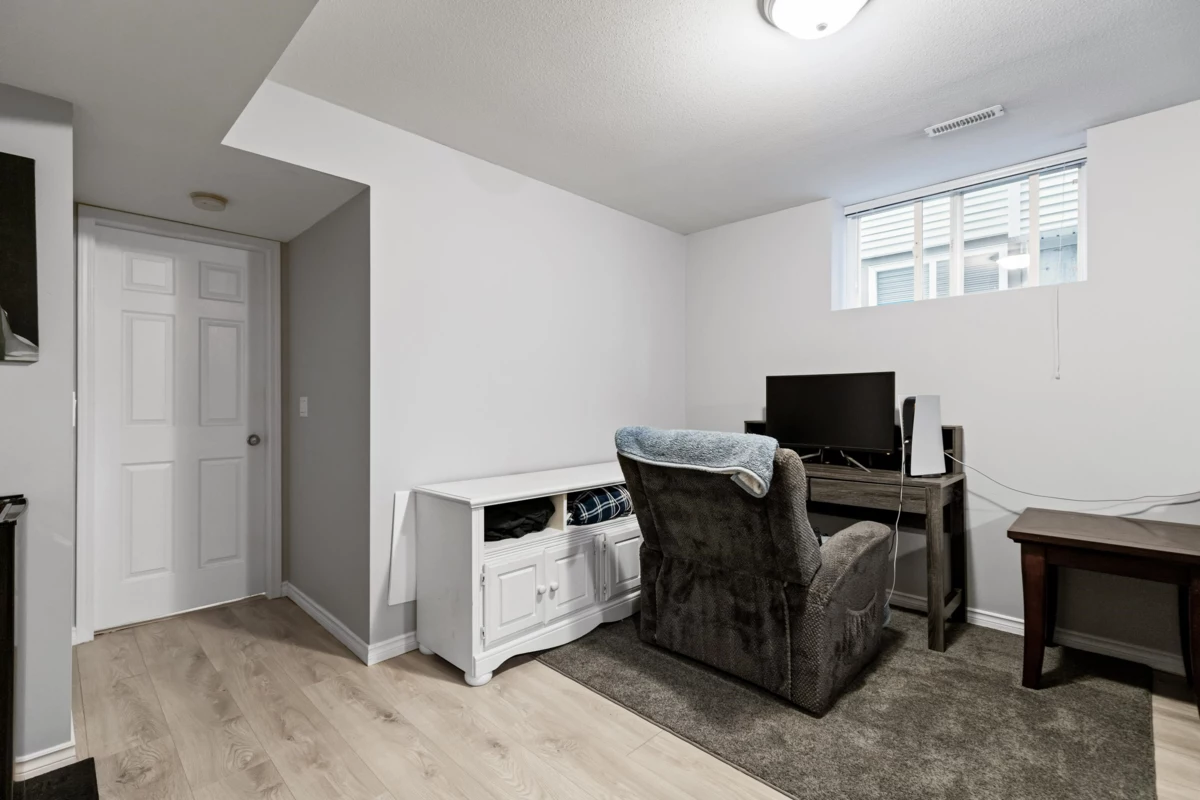 Staircase Photo of 24107 102 Avenue, Maple Ridge, BC