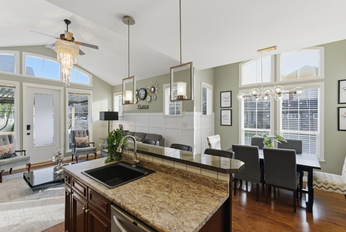 Family Room Photo of 41 6577 Southdowne Place, Chilliwack, BC