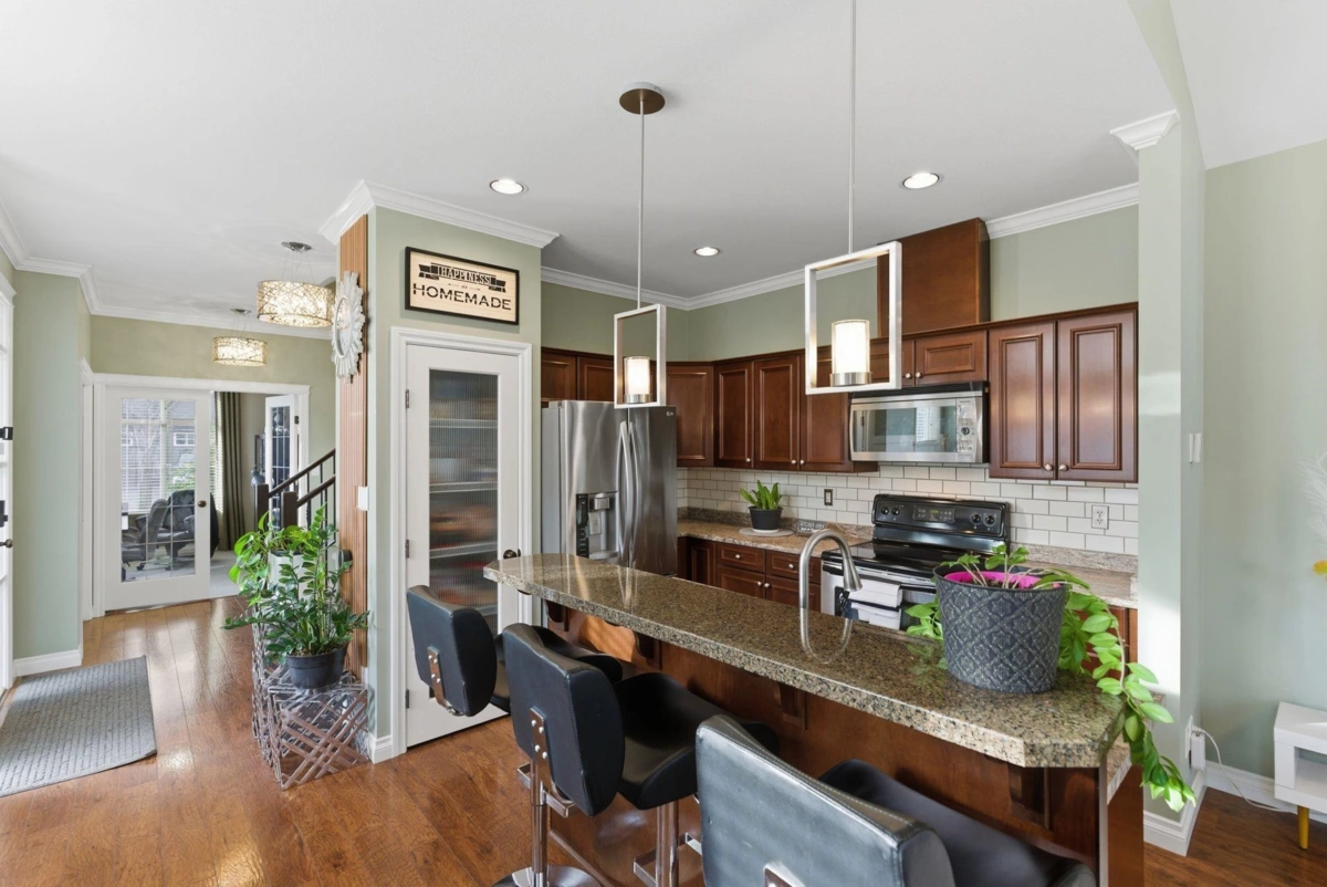Kitchen Photo of 41 6577 Southdowne Place, Chilliwack, BC
