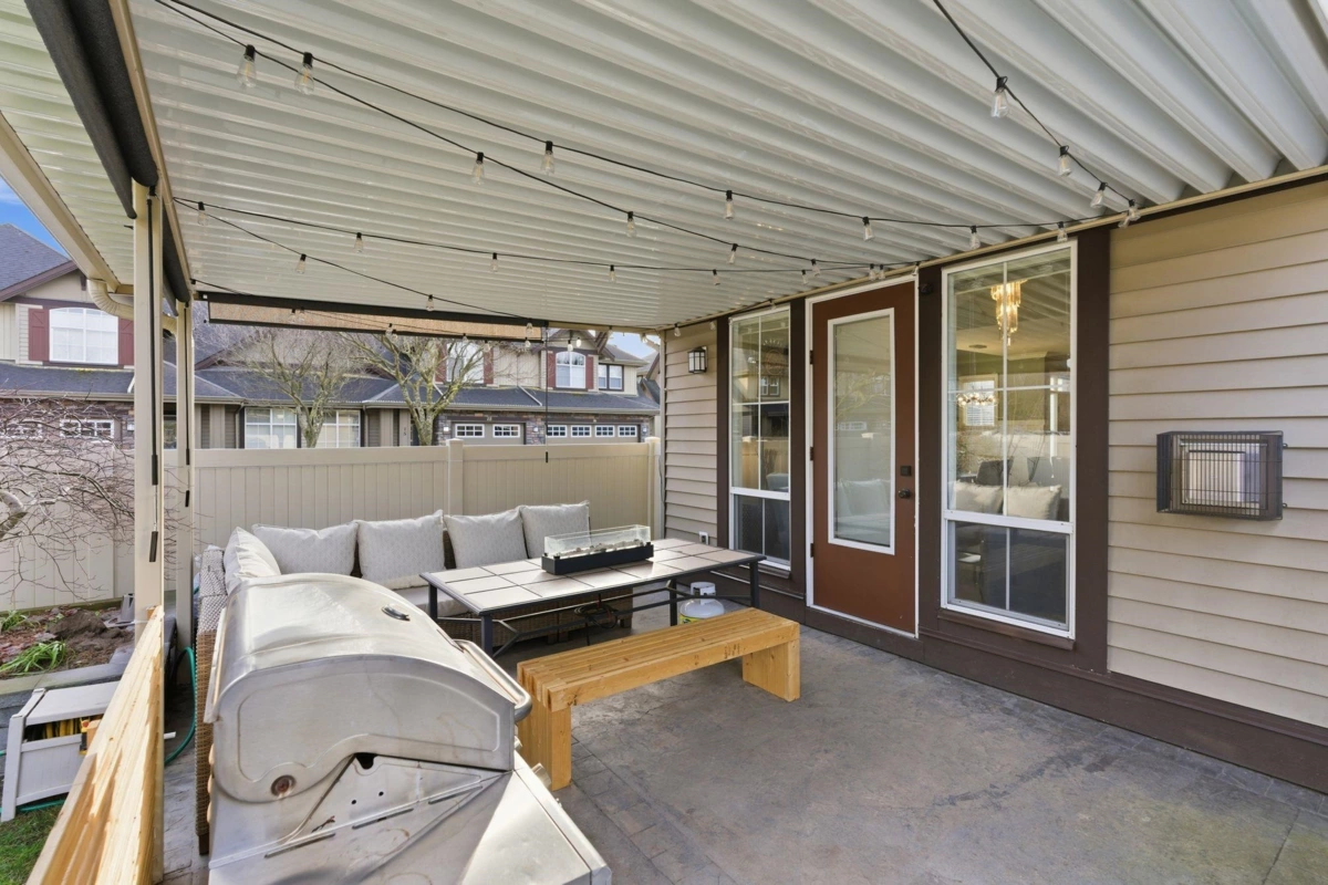 Swimming Pool Photo of 41 6577 Southdowne Place, Chilliwack, BC