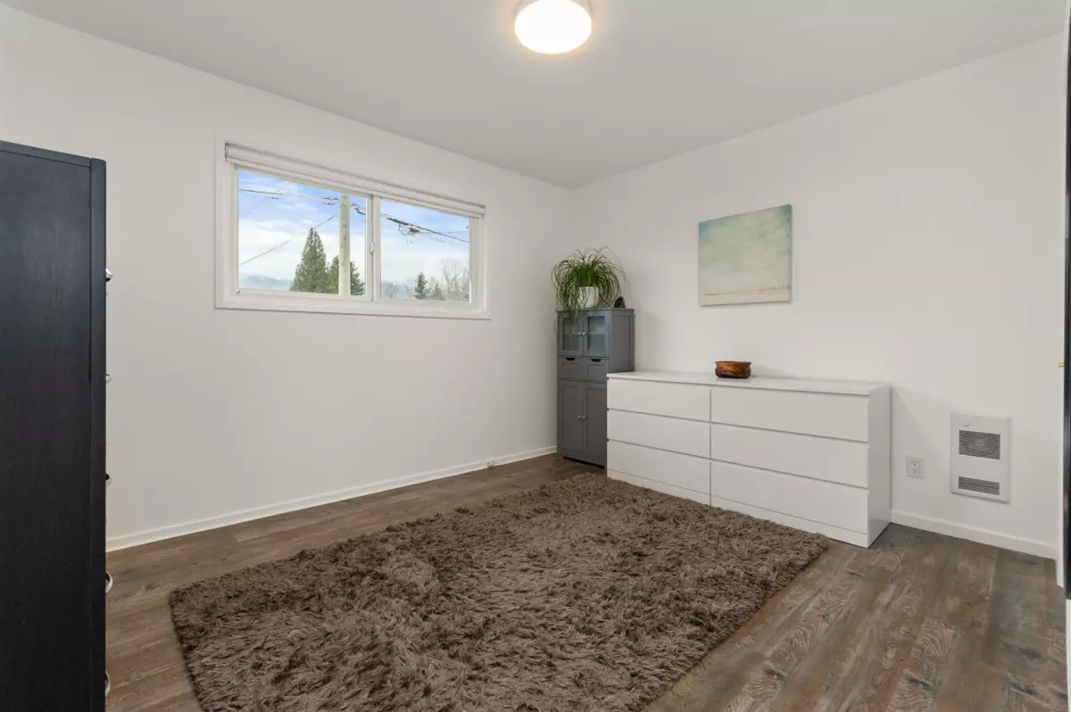 Powder Room Photo of 9314 Jackson Street, Chilliwack, BC