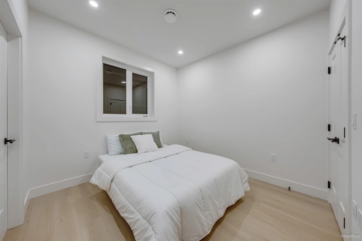 Laundry Room Photo of 1 6730 Heather Street, Vancouver, BC