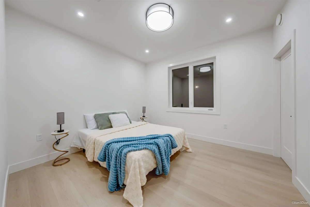 Powder Room Photo of 1 6730 Heather Street, Vancouver, BC