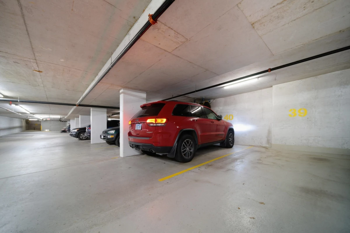 Hallway Photo of 306 2055 Yukon Street, Vancouver, BC