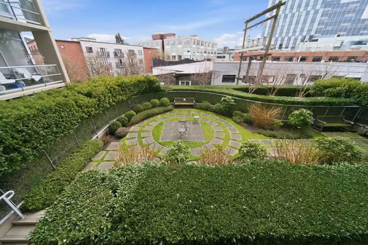 Laundry Room Photo of 306 2055 Yukon Street, Vancouver, BC