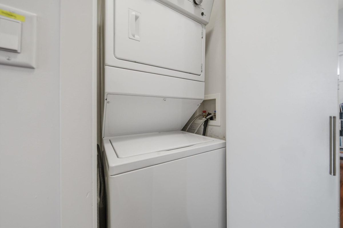 Powder Room Photo of 306 2055 Yukon Street, Vancouver, BC