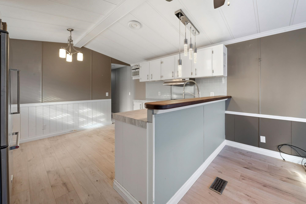 Breakfast Nook Photo of 21 34519 Lougheed Highway, Mission, BC