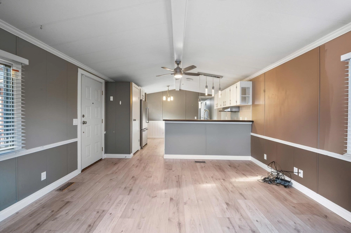 Kitchen Island Photo of 21 34519 Lougheed Highway, Mission, BC