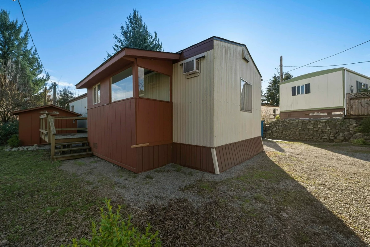 Living Room Photo of 21 34519 Lougheed Highway, Mission, BC