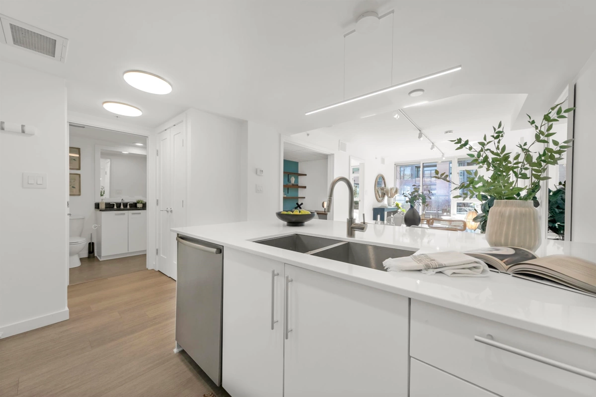 Kitchen Photo of 374 2080 W Broadway, Vancouver, BC