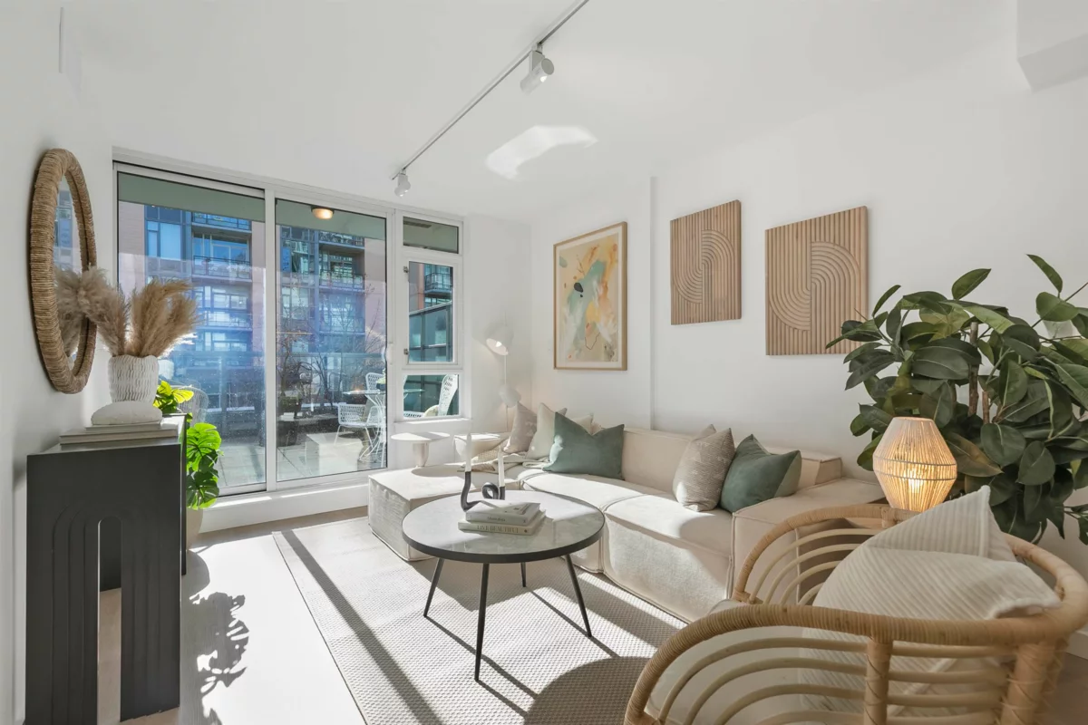 Primary Bathroom Photo of 374 2080 W Broadway, Vancouver, BC