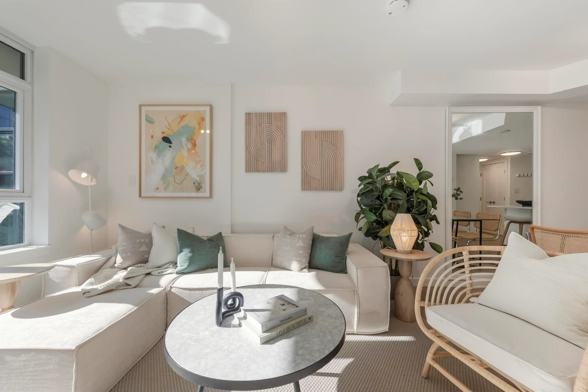 Walk-In Closet Photo of 374 2080 W Broadway, Vancouver, BC