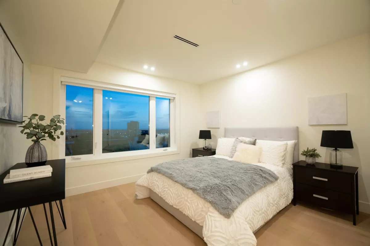 Breakfast Nook Photo of 1 773 E 61st Avenue, Vancouver, BC