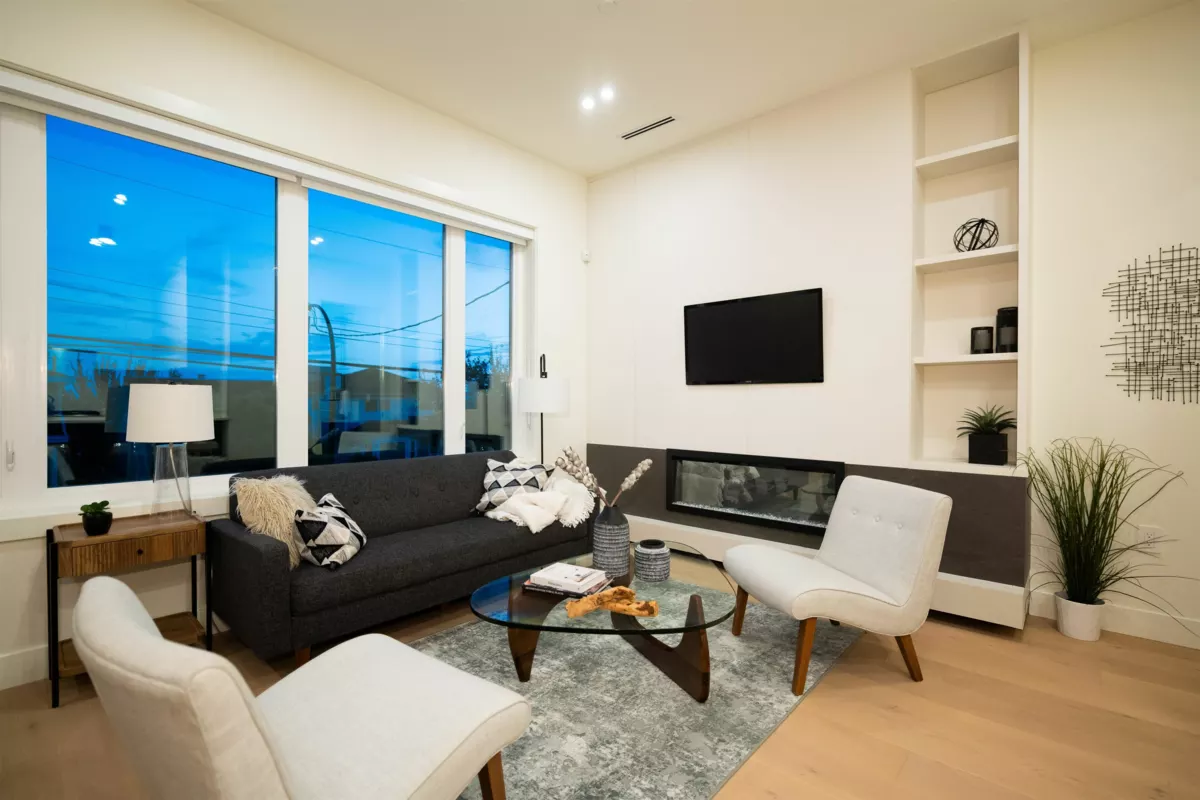 Family Room Photo of 1 773 E 61st Avenue, Vancouver, BC