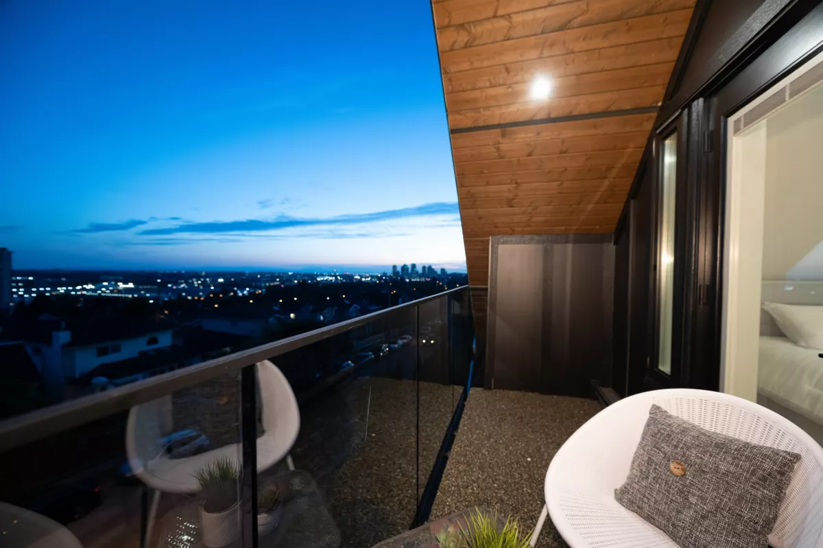 Kitchen Photo of 1 773 E 61st Avenue, Vancouver, BC