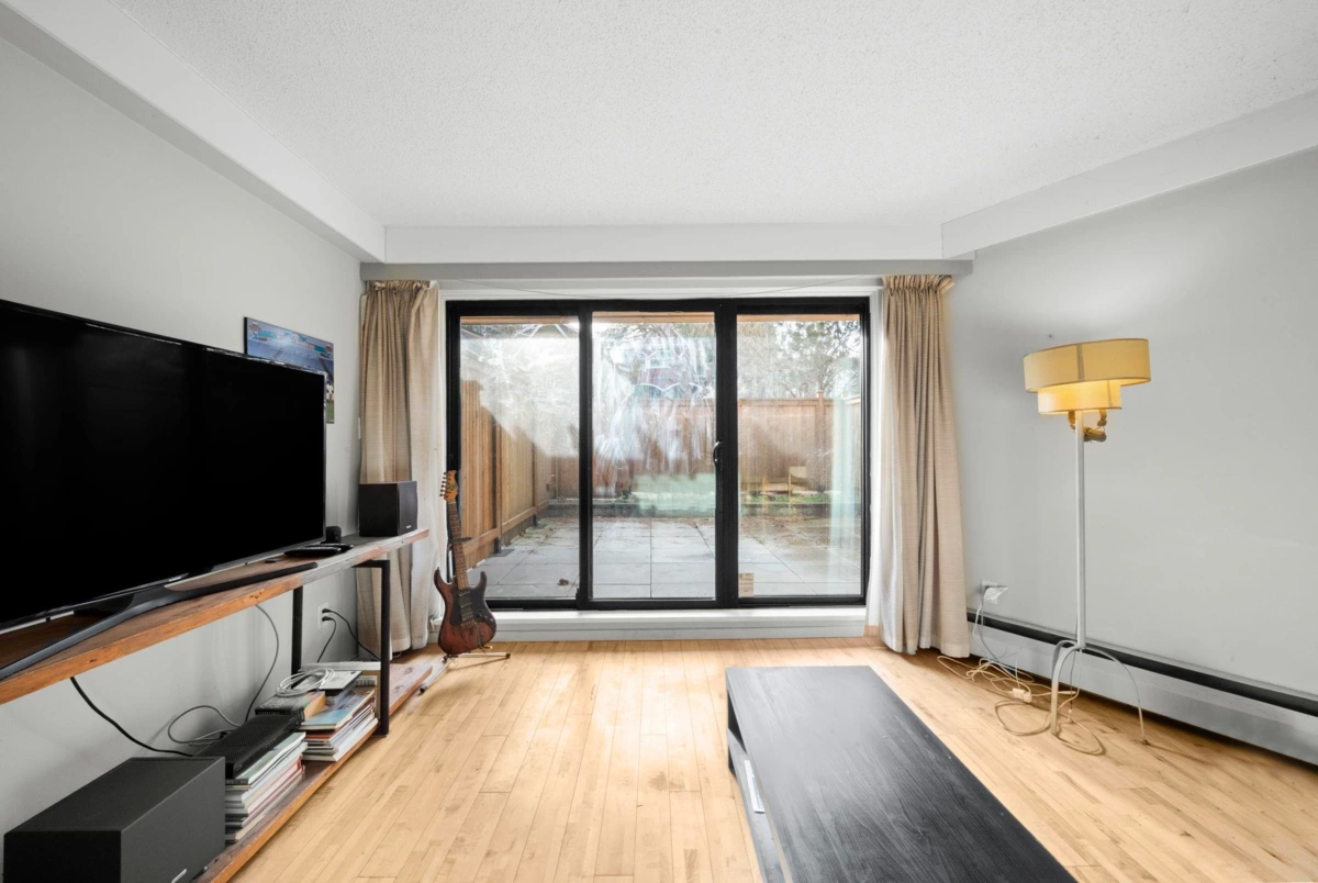Kitchen Island Photo of 104 1549 Kitchener Street, Vancouver, BC