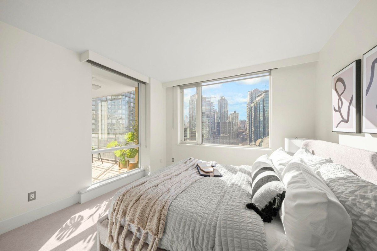 Hallway Photo of 1503 323 Jervis Street, Vancouver, BC