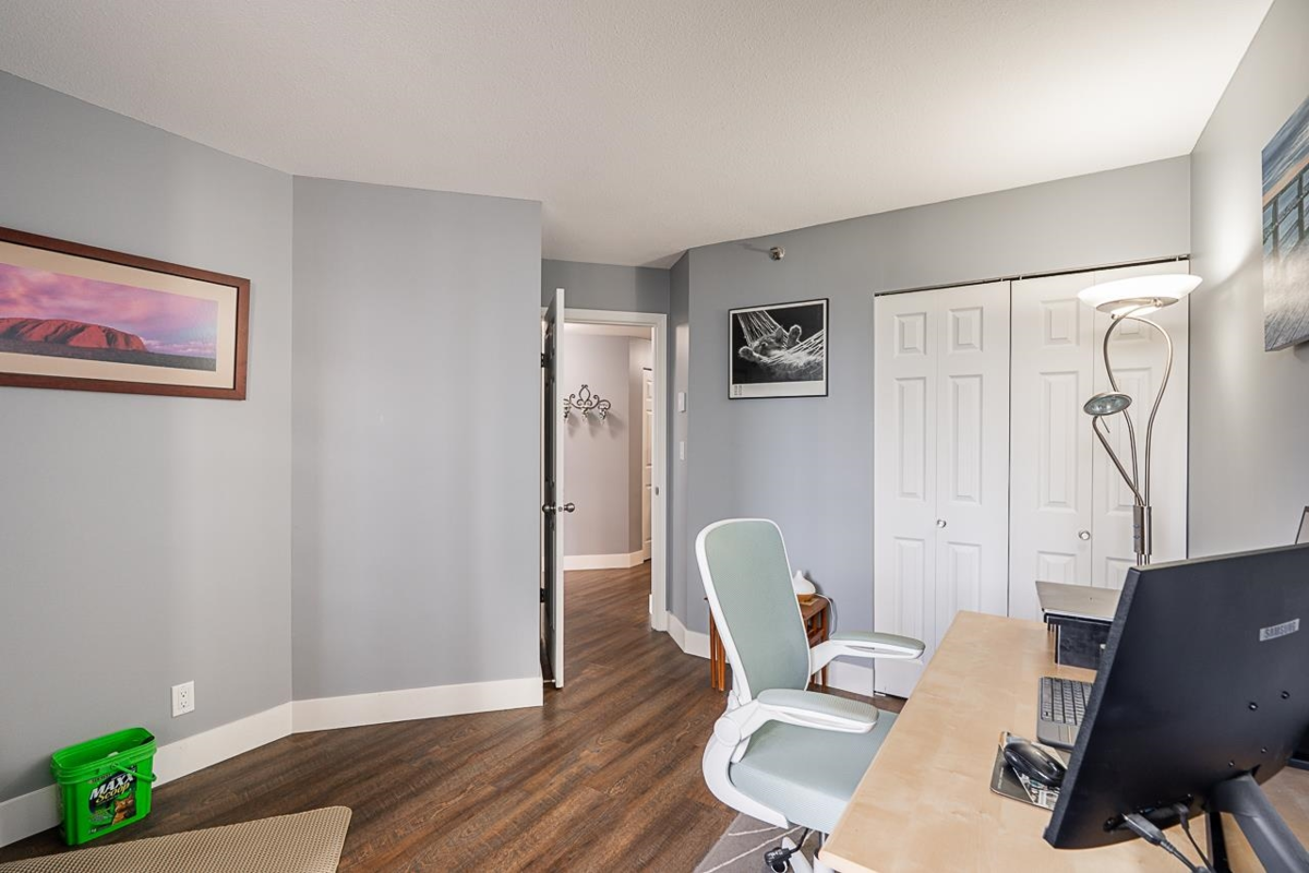 Entry Foyer Photo of 402 728 Farrow Street, Coquitlam, BC