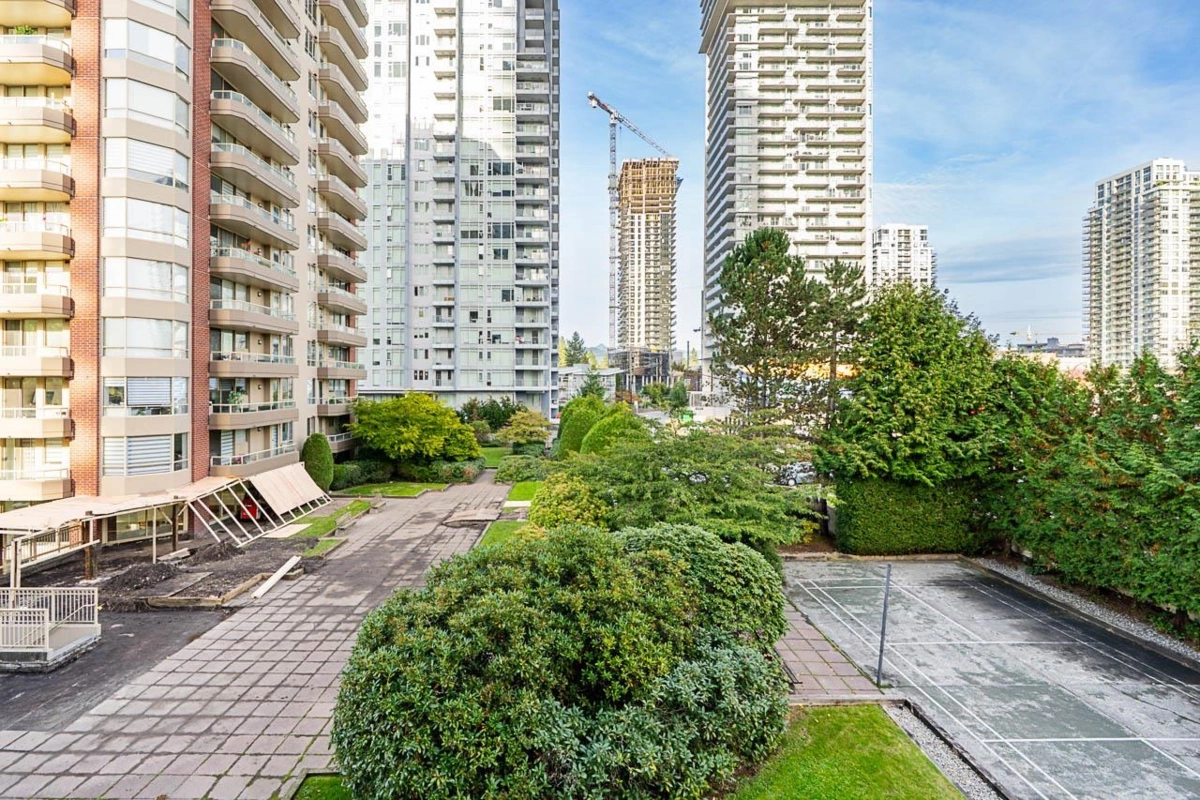 Office / Den Photo of 402 728 Farrow Street, Coquitlam, BC