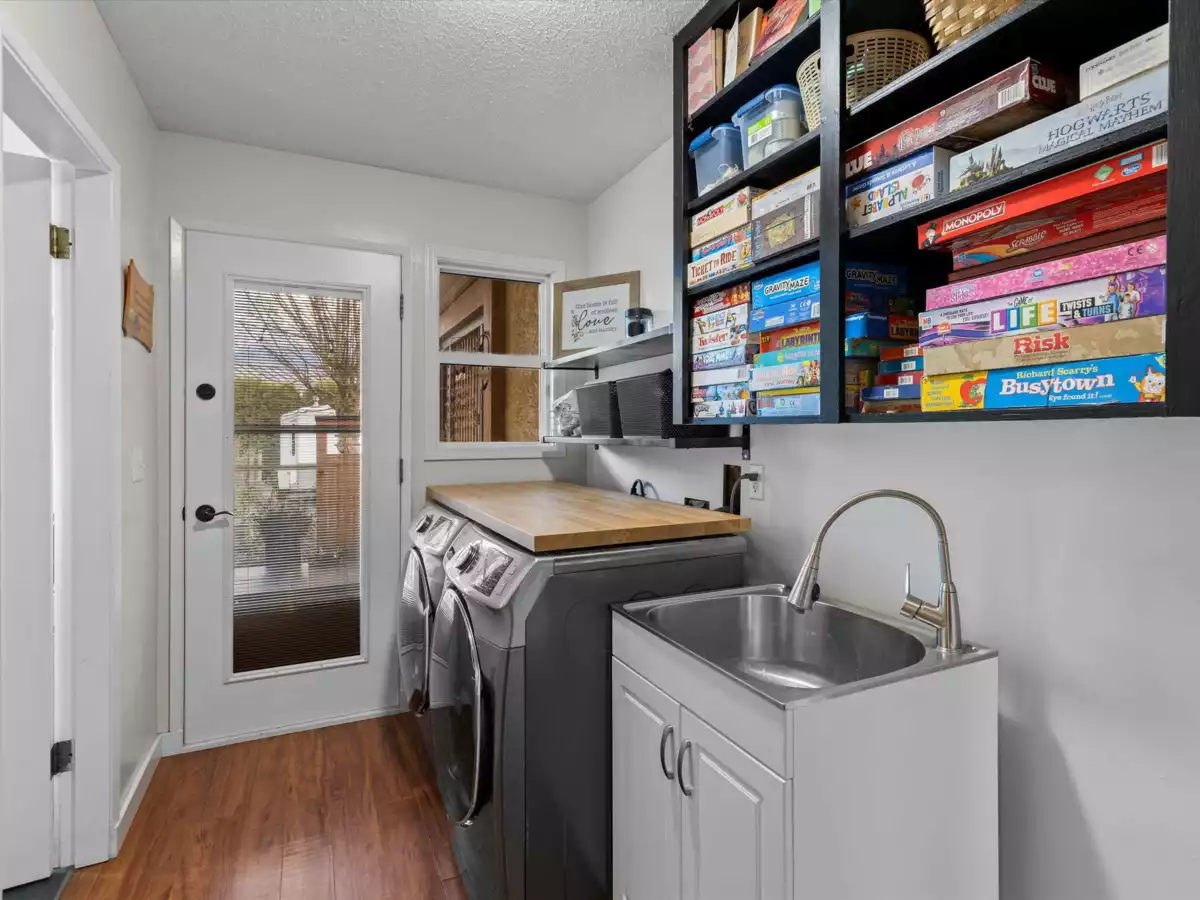 Laundry Room Photo of 6909 Fraser Drive, Agassiz, BC