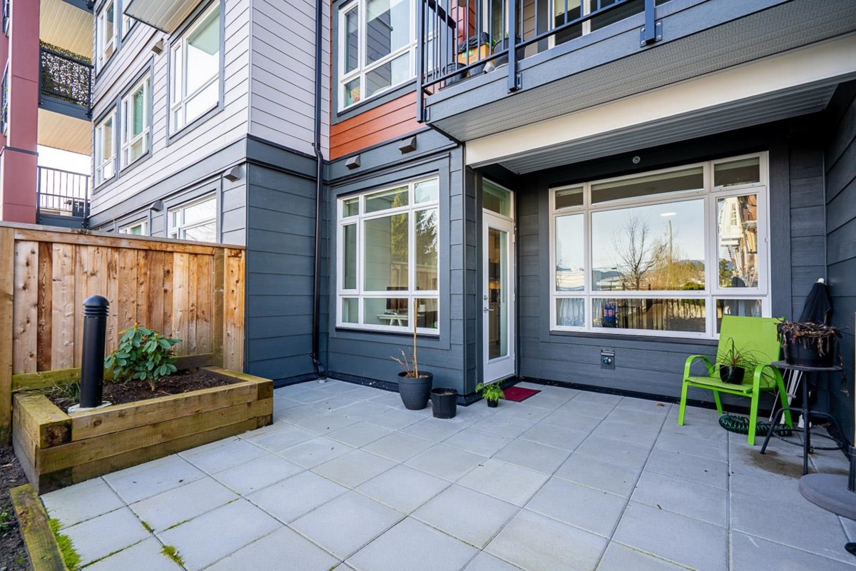 Entry Foyer Photo of 105 22575 Brown Avenue, Maple Ridge, BC