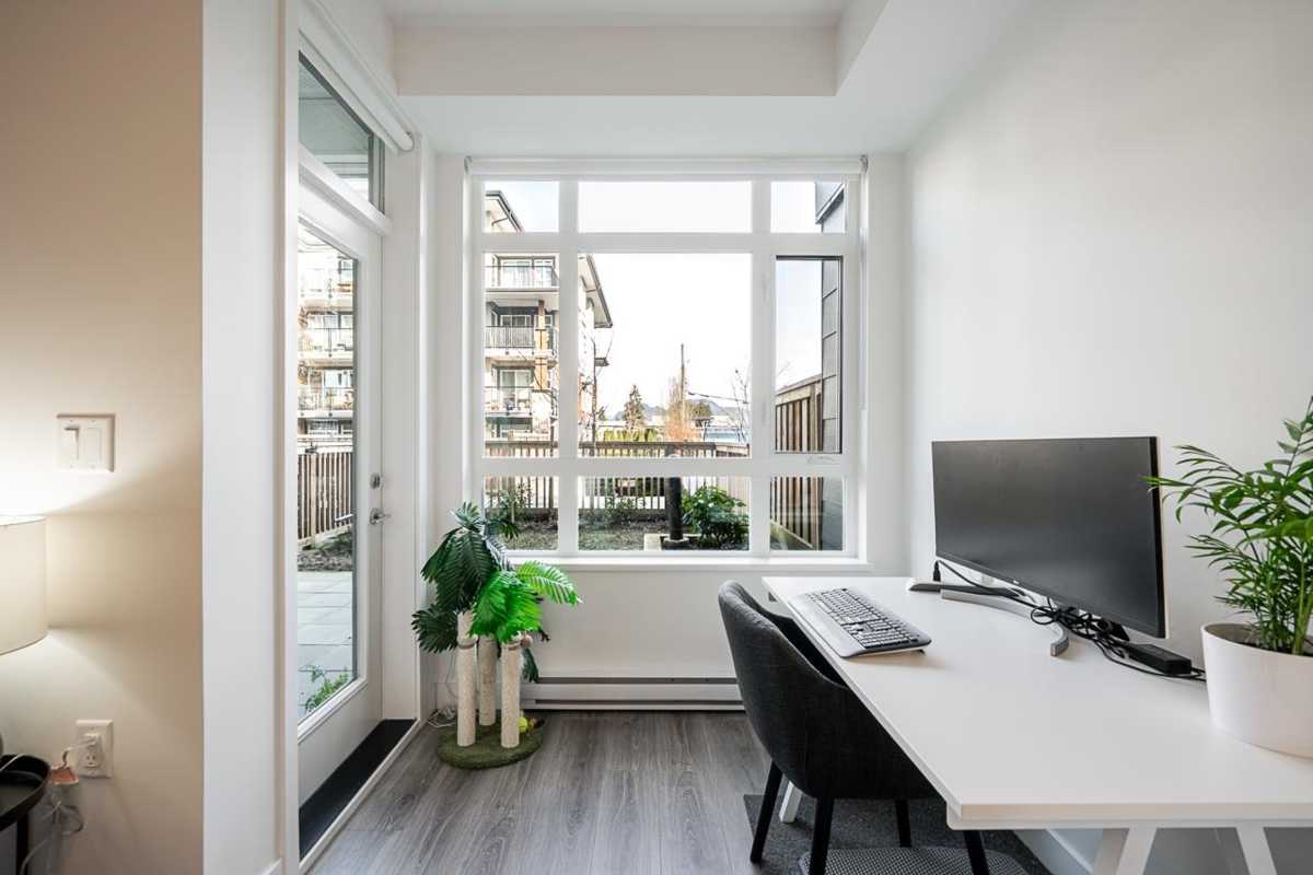 Guest Bathroom Photo of 105 22575 Brown Avenue, Maple Ridge, BC