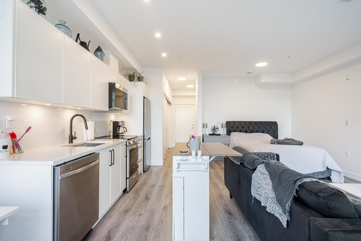 Primary Bedroom Photo of 105 22575 Brown Avenue, Maple Ridge, BC