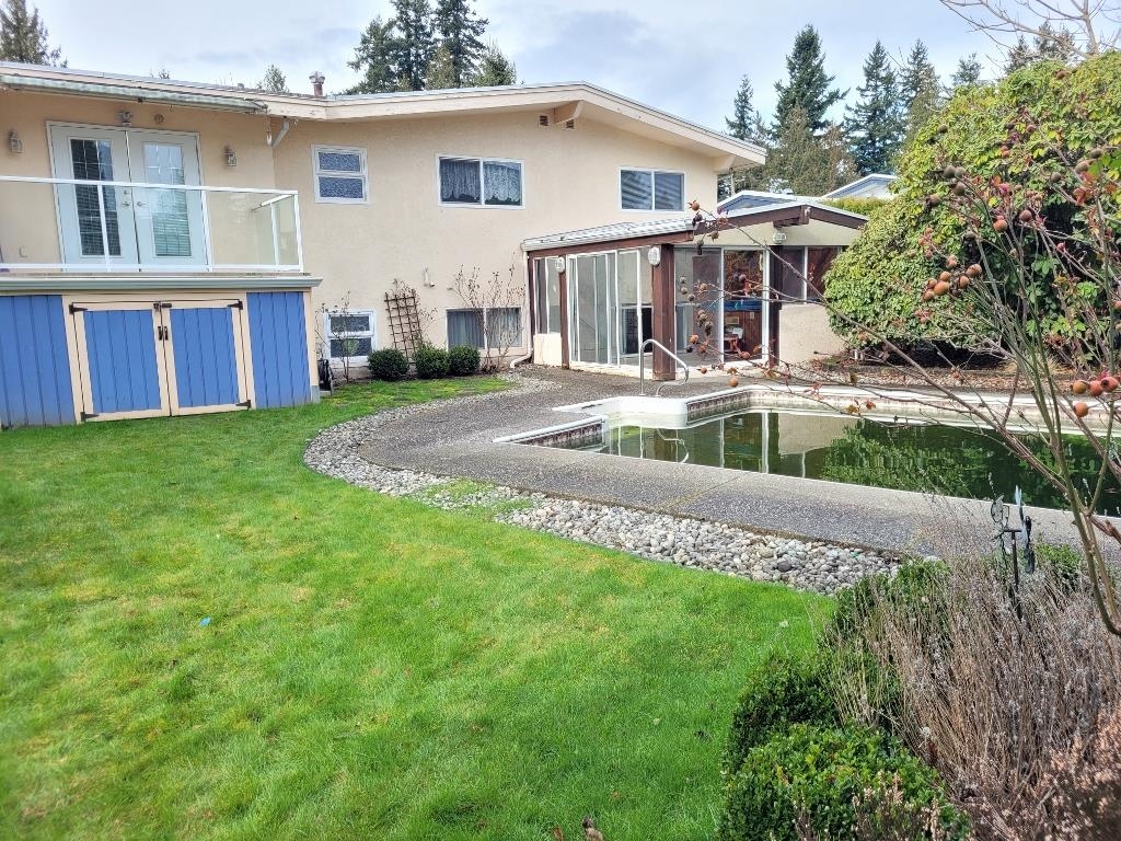 Garden / Landscaping Photo of 2126 Meadows Street, Abbotsford, BC