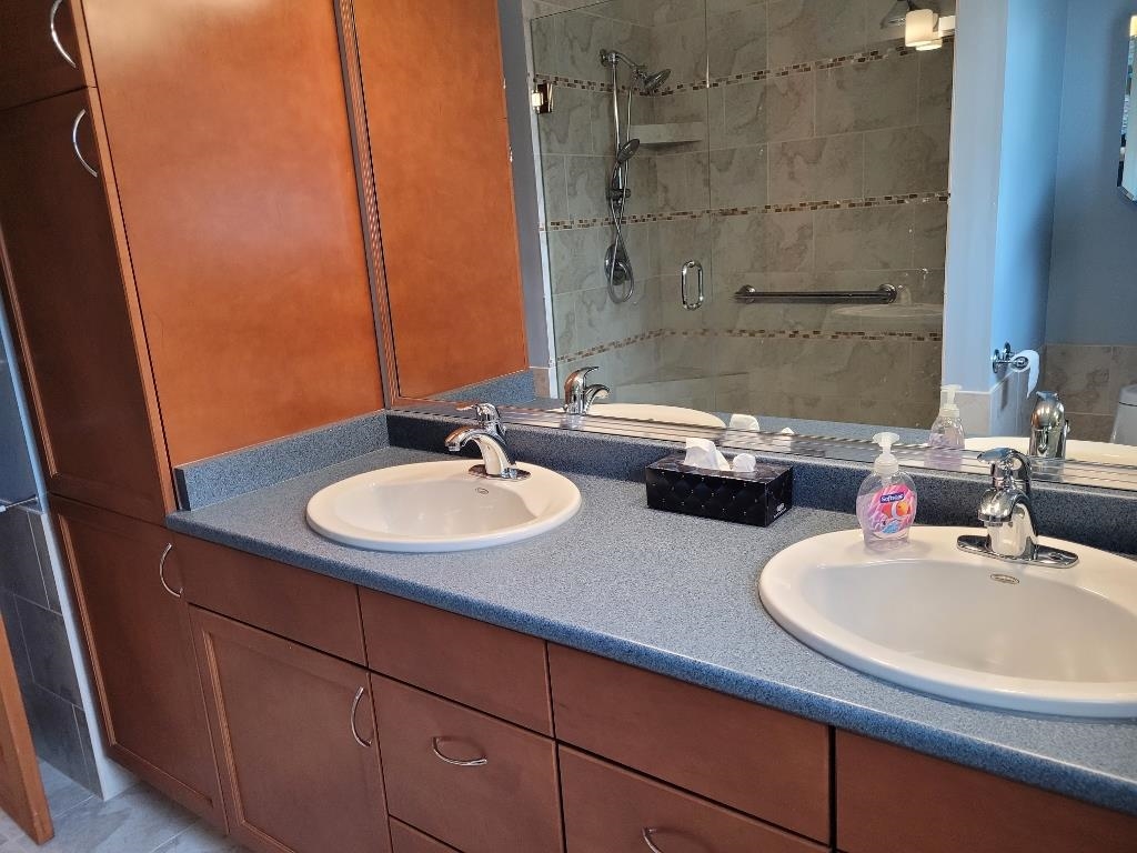 Walk-In Closet Photo of 2126 Meadows Street, Abbotsford, BC