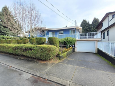2126 Meadows Street, Abbotsford, BC, Abbotsford West — 4 bed single family residence for sale